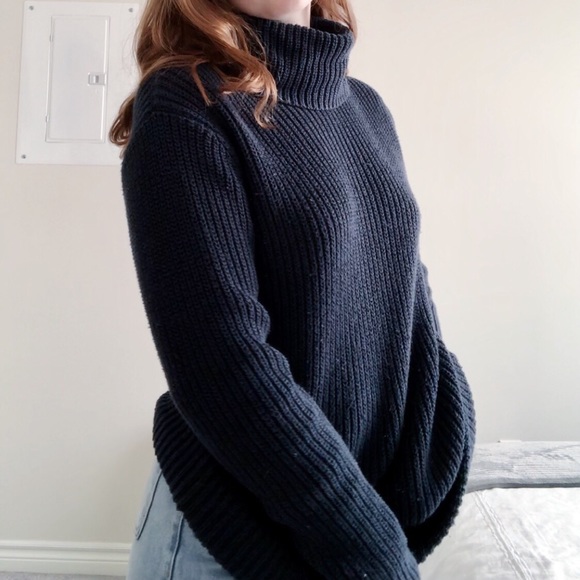 NAVY BLUE TURTLENECK - Picture 1 of 3